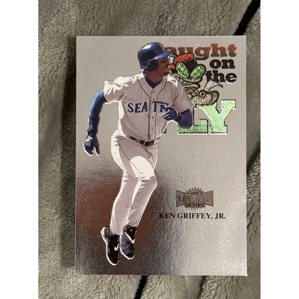 1999 Skybox Metal Universe - Caught on the Fly Ken Griffey Jr #233